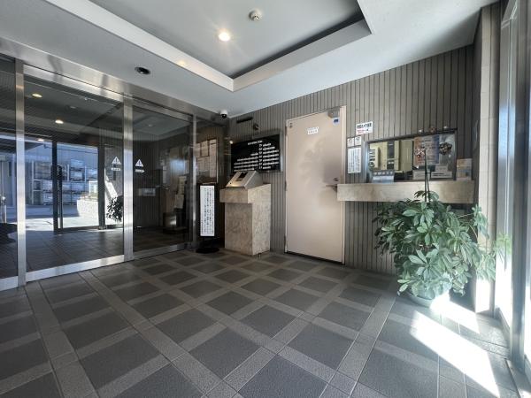 マンションエントランス