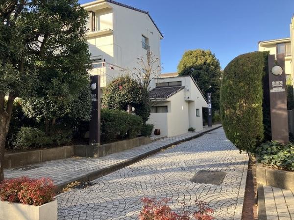 マンション出入口