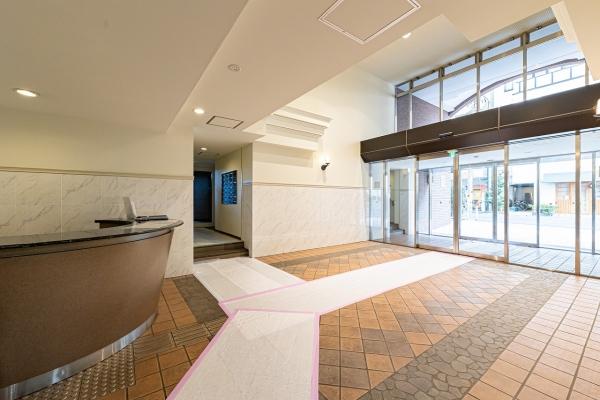 エントランス前