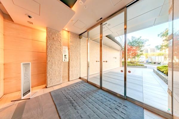 石造りの優雅なエントランス