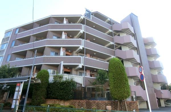 総戸数30戸と小規模のため、近隣住民と顔見知りになりやすく、コミュニケーションがとれやすいです。