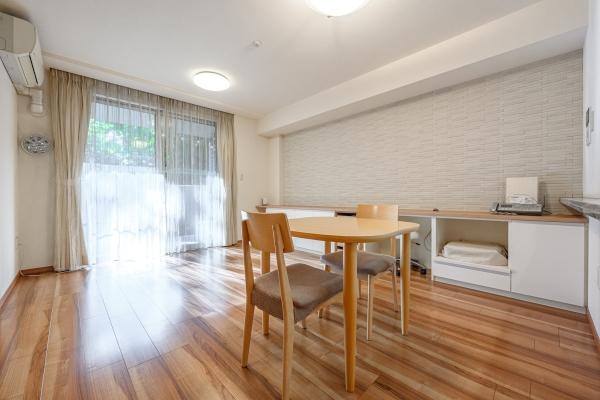 リビング・ダイニングにはガス温水式床暖房設置しております