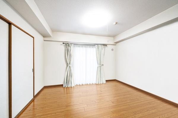 バルコニーからの眺望。南西側を撮影（眺望に関しては永続的に保証されるものではありません）