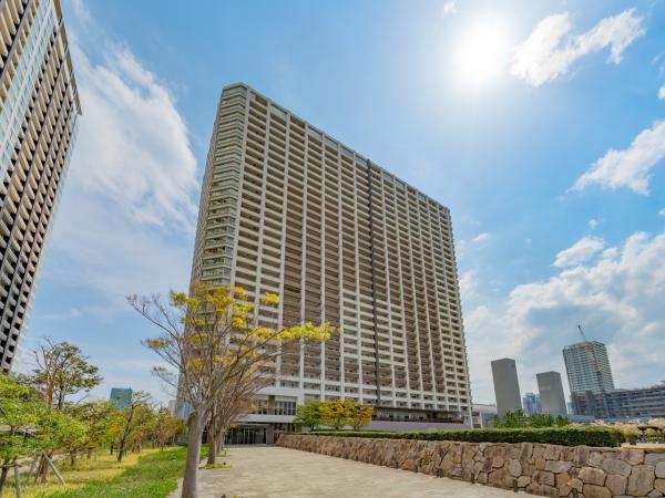 制震構造　制震壁を建物内部に設置しております。