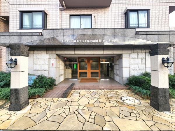 気品あふれるエントランス