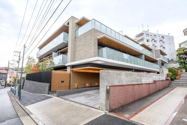 2024年6月竣工の築浅マンション×第一種低層住居専用地域