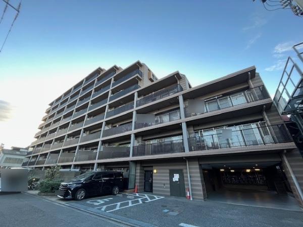 2009年築の112戸の大規模レジデンス