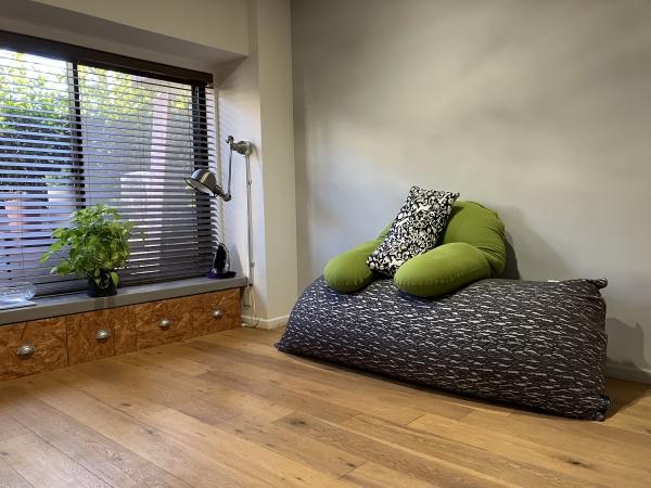 南東向き住戸のため、目覚めに良い朝陽が居室に注ぎます。