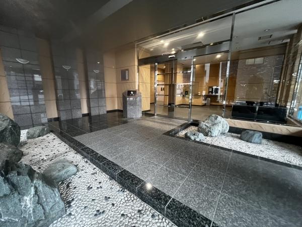 居住者の帰りを温かく迎えるエントランス