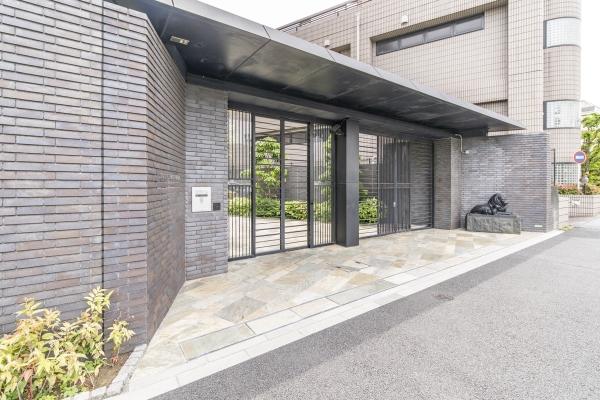 エントランスゲート