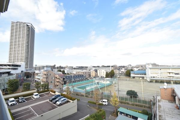 ３面バルコニーのため通風良好です（眺望は永続的に保証させるものではありません）