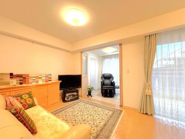 ゆとりを感じる天井高2.6mのリビングダイニング