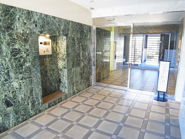 エントランス、オートロック完備