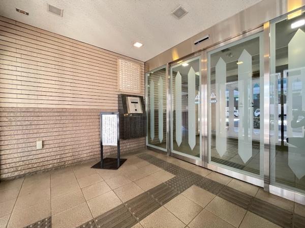 エントランス前