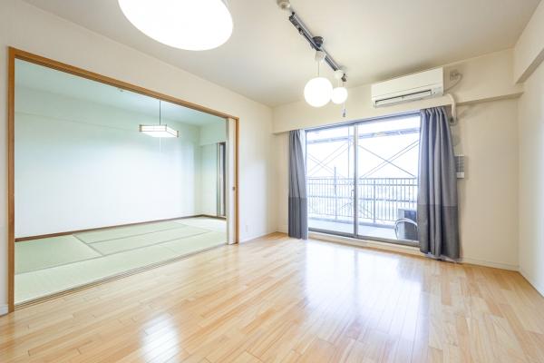 約11.2畳のリビングダイニング（CGで作成したリフォームイメージです）