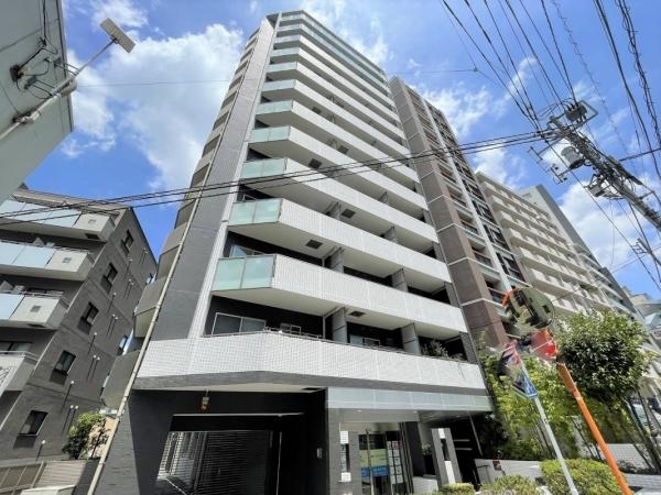 モノトーン基調の重厚感あふれる外観