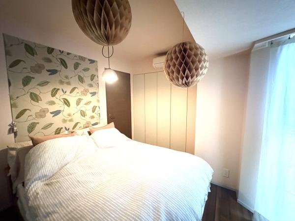 ご家族団らんの空間。二面採光のため、解放感がございます。