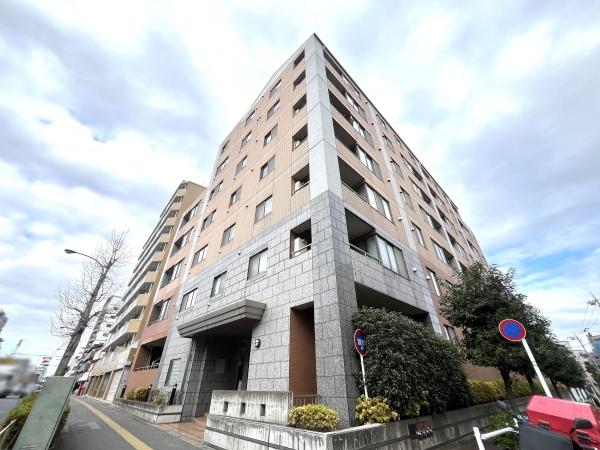 2001年2月築　総戸数40戸　タイル張りマンション