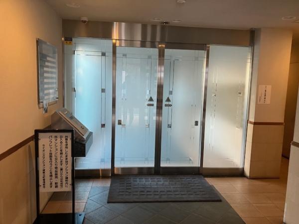 エントランス前