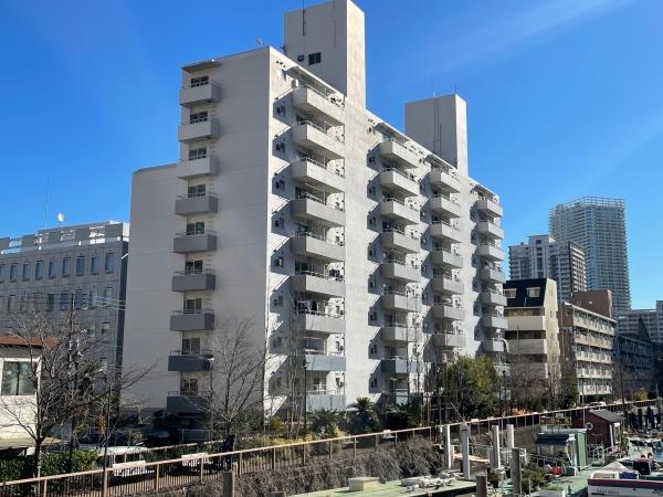 リバーサイドのマンションです