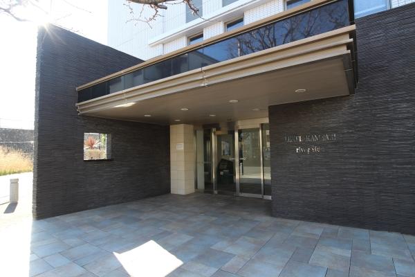 オートロックシステム付きのエントランス