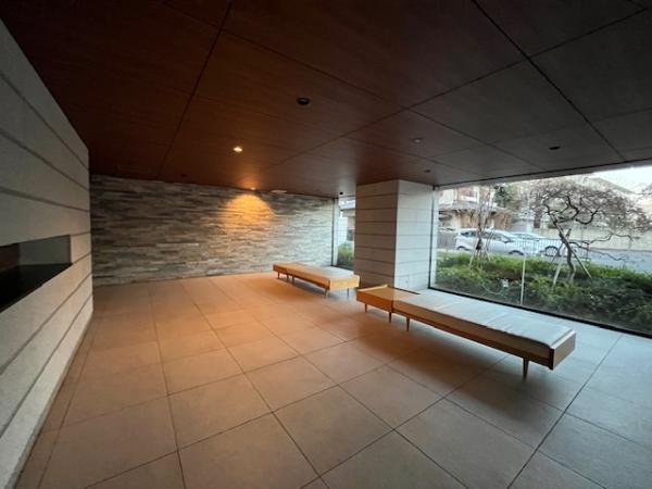 エントランス前