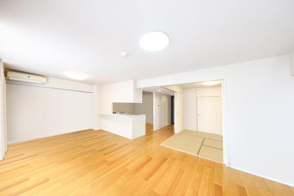 約14.2畳のワイドスパンリビング（CGで作成したリフォームイメージです）