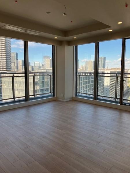 2面採光のリビングダイニング日当り、風通しともに良好