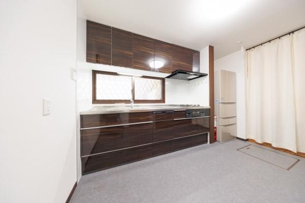 約12帖のリビングダイニングには床暖房を設置しております。