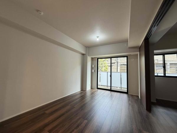 家具の配置がしやすい縦長のリビングダイニングキッチン