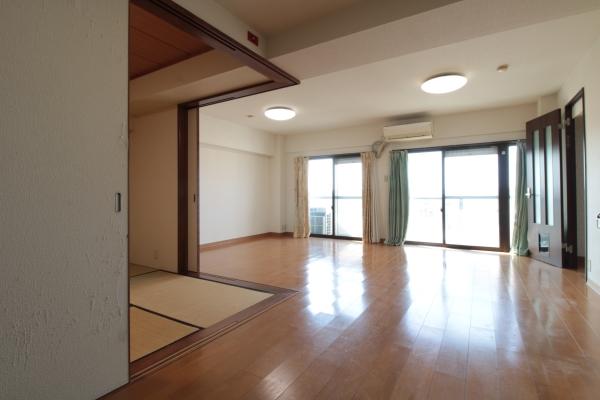 最上階のため上階の生活音を気にせずにお住まい頂けます。