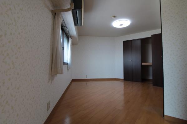 最上階のため上階の生活音を気にせずにお住まい頂けます。