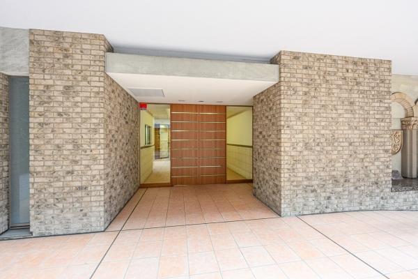 ゆとりあるエントランスアプローチ