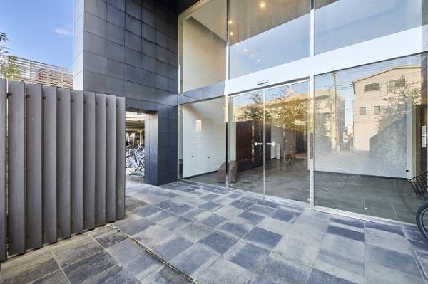 エントランス前アプローチ