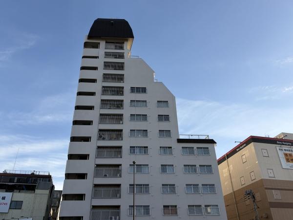 １３階建てのマンションです