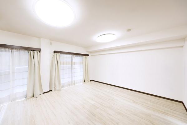 約13.4帖のリビングダイニングキッチン（CGで作成したリフォームイメージです）