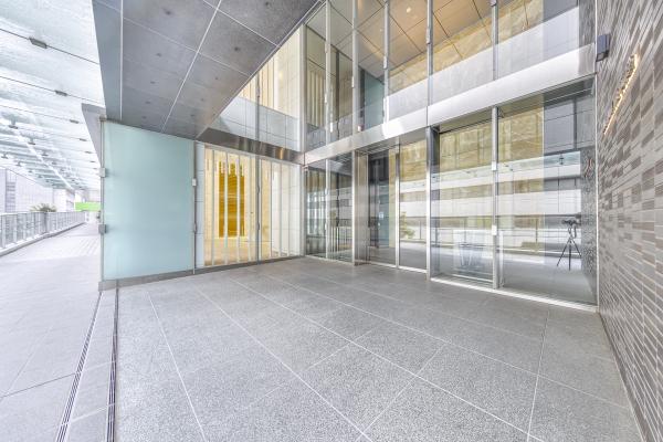 ステーションサイドエントランス