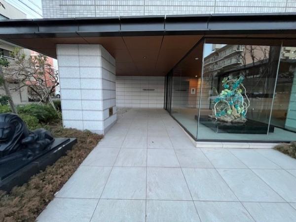 エントランス前