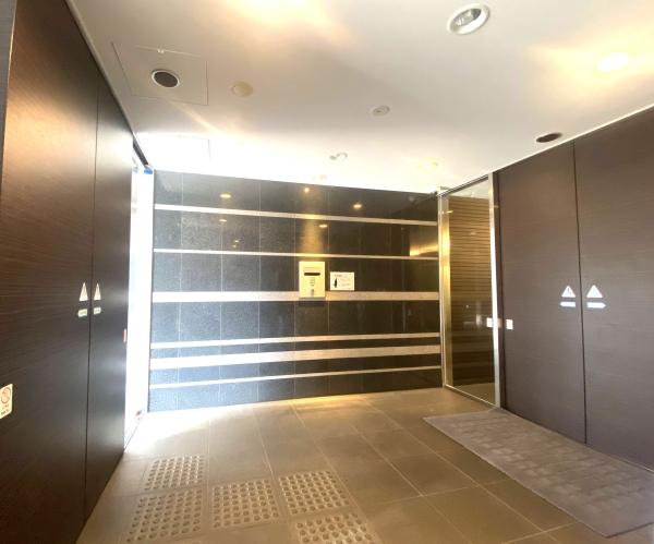 清掃の行き届いたエントランス