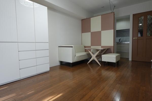 リビングダイニングと和室はアウトポール工法のため柱の影響を受けず家具配置が考えやすい仕様です