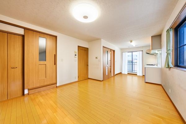 約15帖のリビングダイニング（CGで加工したリフォームイメージです）