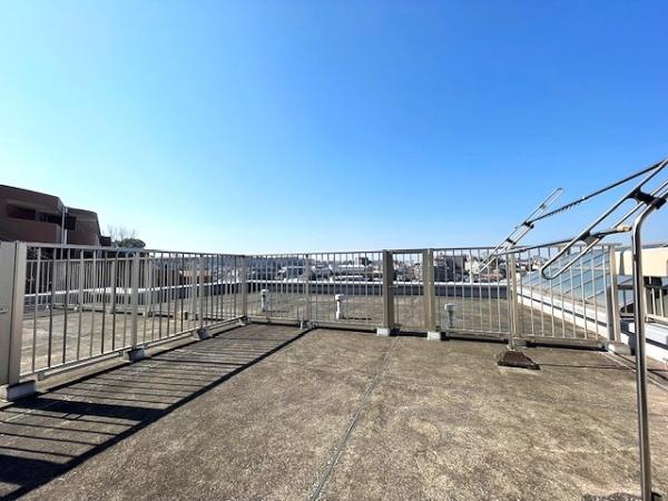 バルコニーからは富士山を望むことができます。（眺望については永続的に保証されるものではありません。）