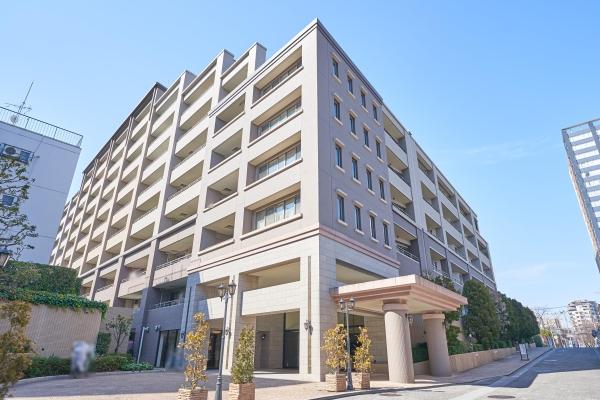 ３棟構成、１２３戸のマンションでございます。
