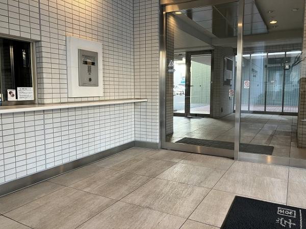 エントランス前