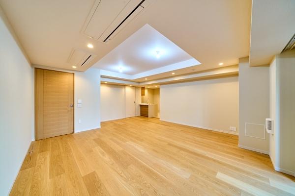 約23.7帖のLDK、全室天井カセットエアコン仕様