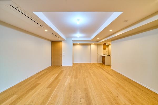 約23.7帖のLDK、全室天井カセットエアコン仕様