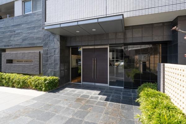 管理の行き届いた綺麗なエントランスです。