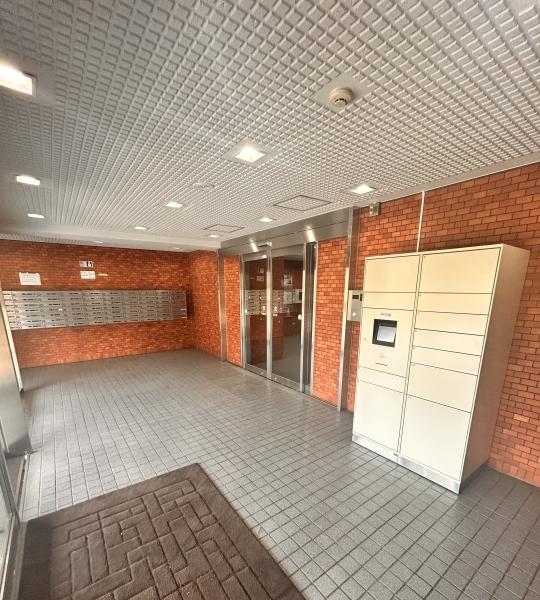 エントランス／風除室、オートロック、宅配ボックスあり