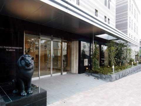 エントランス前