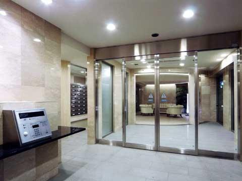 エントランス前